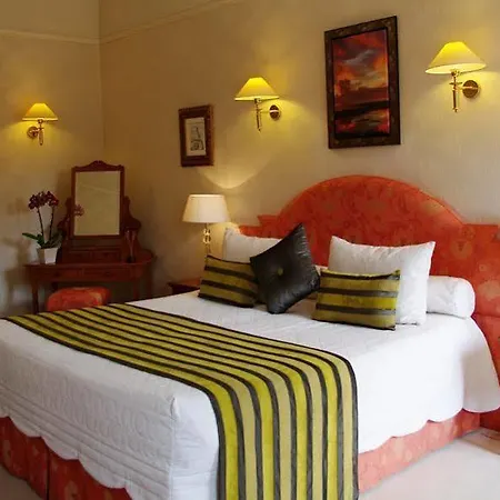 Manoir De Kertalg 4*